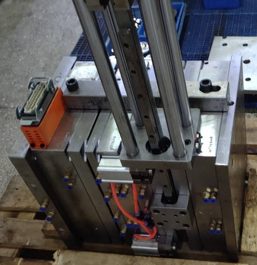 The teeth mold